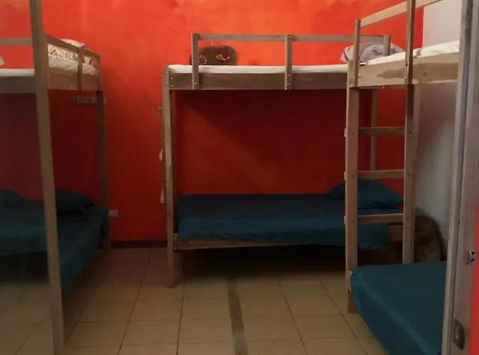 Balbos Hostal *